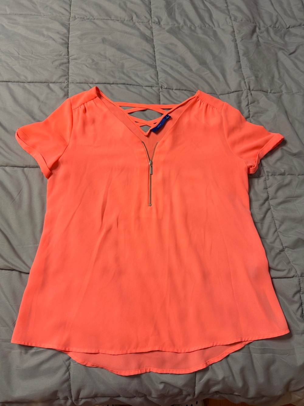Apt. 9 Coral Short Sleeve V-Neck Blouse with Front Zip & Crisscross Back